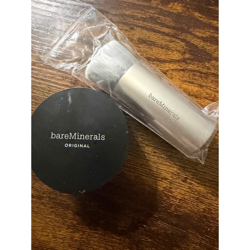 bareMinerals Original Foundation SPF 15 Deepest Deep 30 with Sealed Makeup Brush